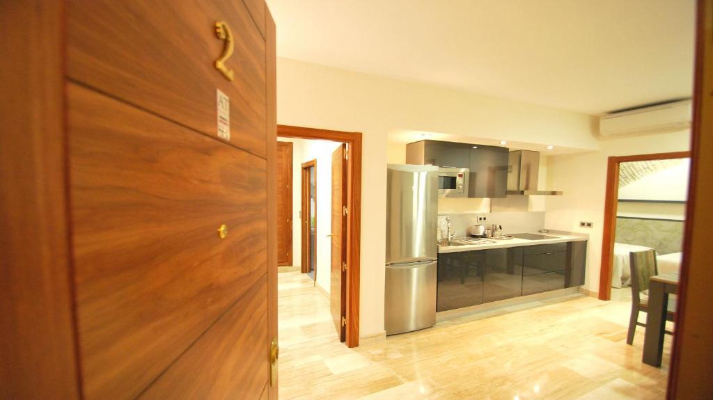 Apartamentos Living Sevilla Centro Maestranza Room photo