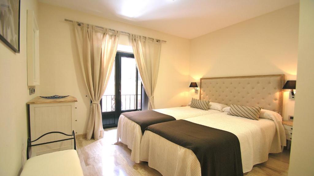 Apartamentos Living Sevilla Centro Maestranza Room photo